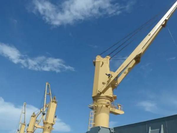 克令吊的安裝如何與現(xiàn)有的工業(yè)設(shè)備和結(jié)構(gòu)集成？