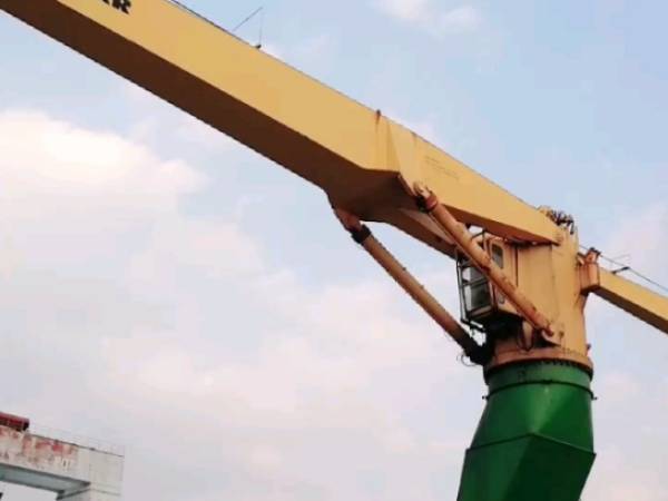 克令吊的安裝是否會對周圍居民或商業(yè)活動產(chǎn)生影響？